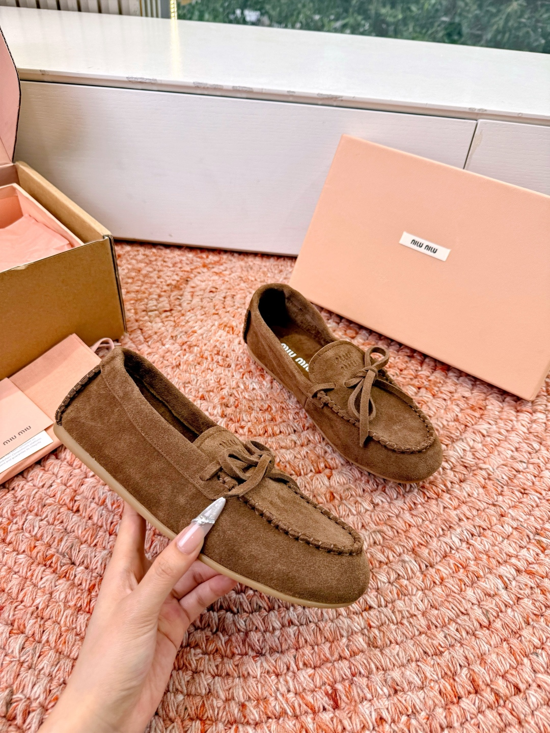 🌾G213顶级品质Miumiu×𝐵𝑎𝑙𝑎𝑛𝑐缪缪新款包拖鞋系列上新舒适度与时髦度并存的开挂全新系列，设计