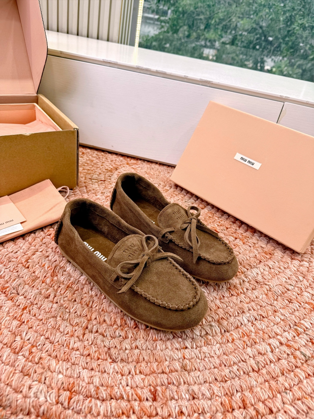 🌾G213顶级品质Miumiu×𝐵𝑎𝑙𝑎𝑛𝑐缪缪新款包拖鞋系列上新舒适度与时髦度并存的开挂全新系列，设计