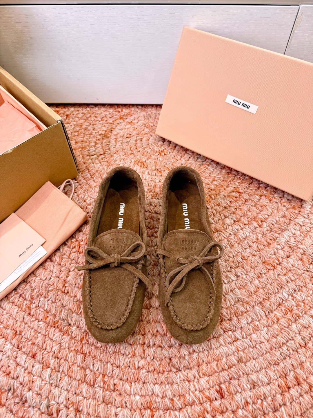 🌾G213顶级品质Miumiu×𝐵𝑎𝑙𝑎𝑛𝑐缪缪新款包拖鞋系列上新舒适度与时髦度并存的开挂全新系列，设计