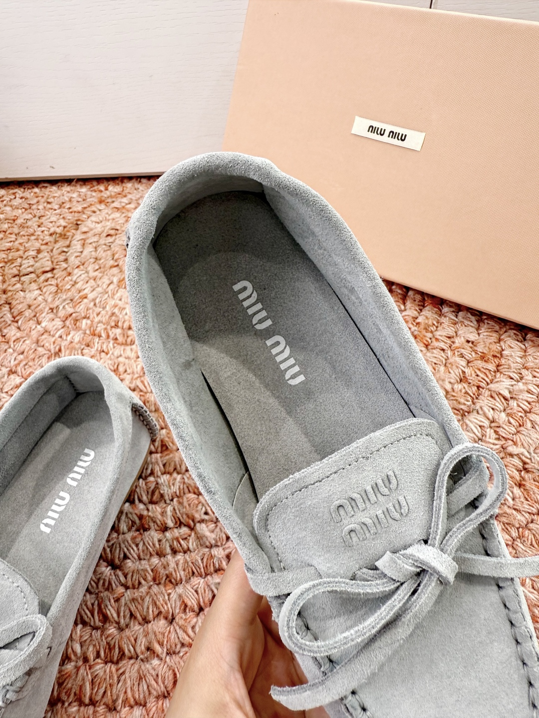 🌾G213顶级品质Miumiu×𝐵𝑎𝑙𝑎𝑛𝑐缪缪新款包拖鞋系列上新舒适度与时髦度并存的开挂全新系列，设计