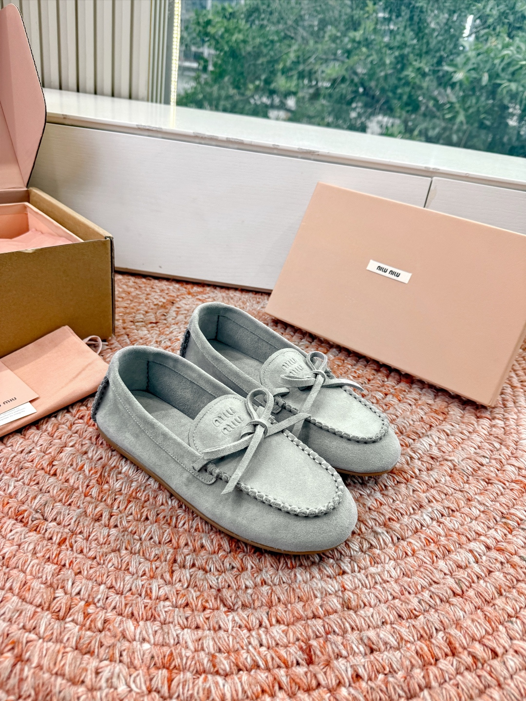 🌾G213顶级品质Miumiu×𝐵𝑎𝑙𝑎𝑛𝑐缪缪新款包拖鞋系列上新舒适度与时髦度并存的开挂全新系列，设计