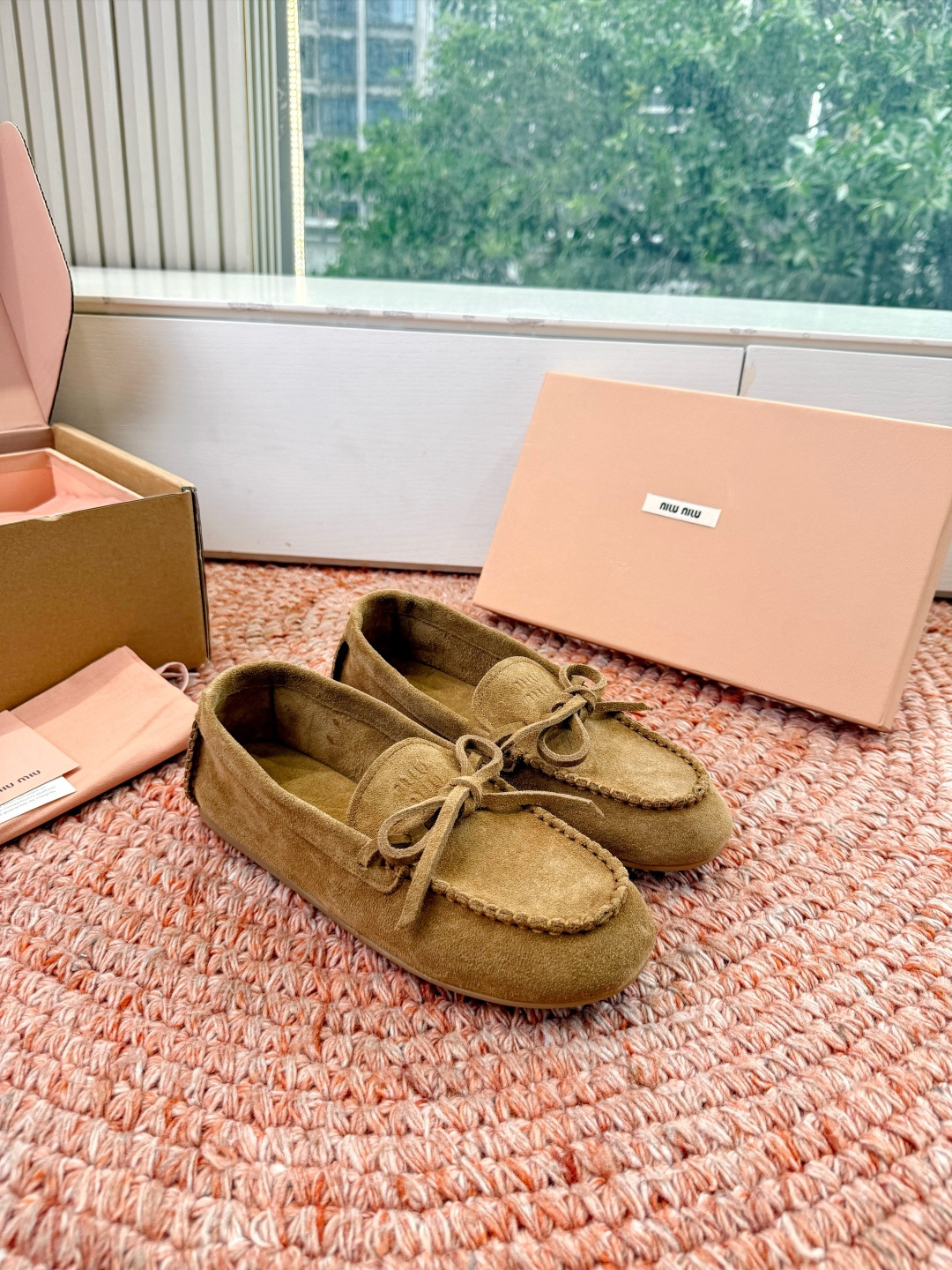 🌾G213顶级品质Miumiu×𝐵𝑎𝑙𝑎𝑛𝑐缪缪新款包拖鞋系列上新舒适度与时髦度并存的开挂全新系列，设计