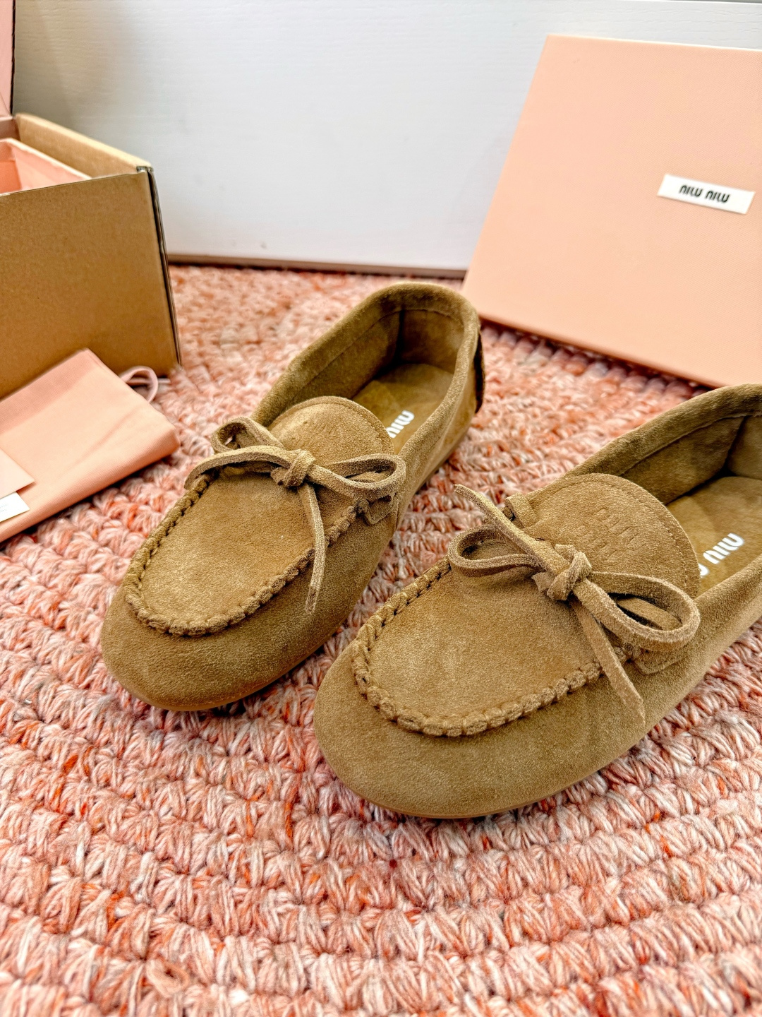 🌾G213顶级品质Miumiu×𝐵𝑎𝑙𝑎𝑛𝑐缪缪新款包拖鞋系列上新舒适度与时髦度并存的开挂全新系列，设计