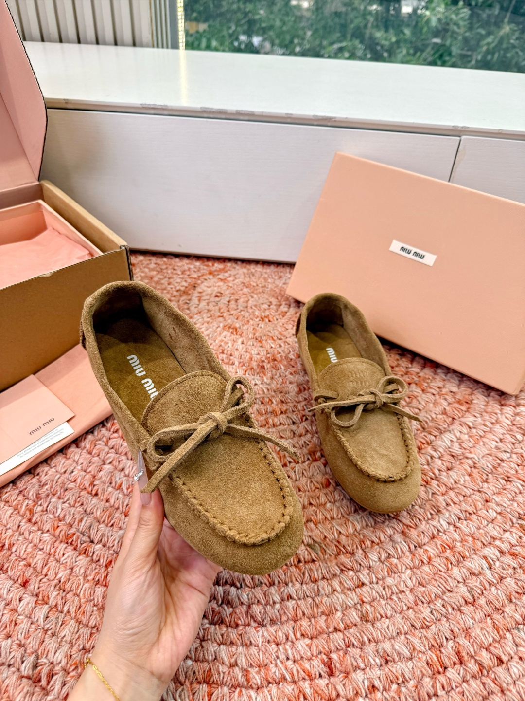 🌾G213顶级品质Miumiu×𝐵𝑎𝑙𝑎𝑛𝑐缪缪新款包拖鞋系列上新舒适度与时髦度并存的开挂全新系列，设计