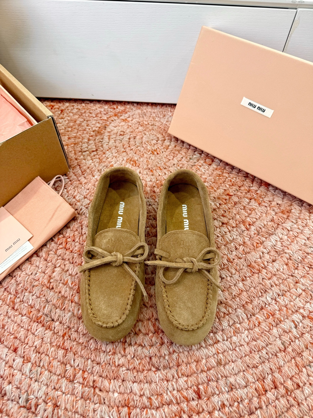 🌾G213顶级品质Miumiu×𝐵𝑎𝑙𝑎𝑛𝑐缪缪新款包拖鞋系列上新舒适度与时髦度并存的开挂全新系列，设计