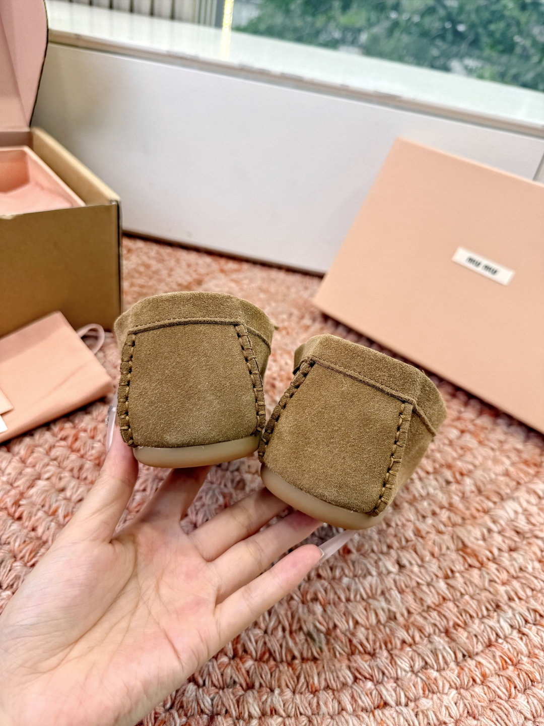 🌾G213顶级品质Miumiu×𝐵𝑎𝑙𝑎𝑛𝑐缪缪新款包拖鞋系列上新舒适度与时髦度并存的开挂全新系列，设计