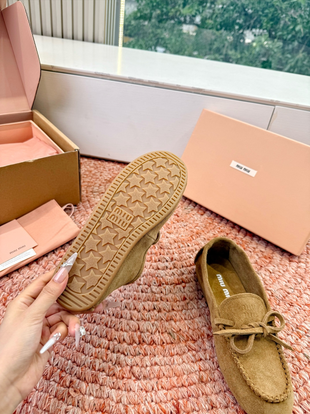 🌾G213顶级品质Miumiu×𝐵𝑎𝑙𝑎𝑛𝑐缪缪新款包拖鞋系列上新舒适度与时髦度并存的开挂全新系列，设计