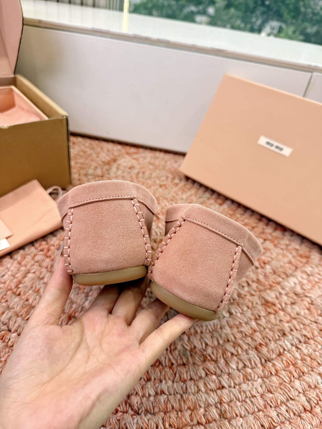 🌾G213顶级品质Miumiu×𝐵𝑎𝑙𝑎𝑛𝑐缪缪新款包拖鞋系列上新舒适度与时髦度并存的开挂全新系列，设计