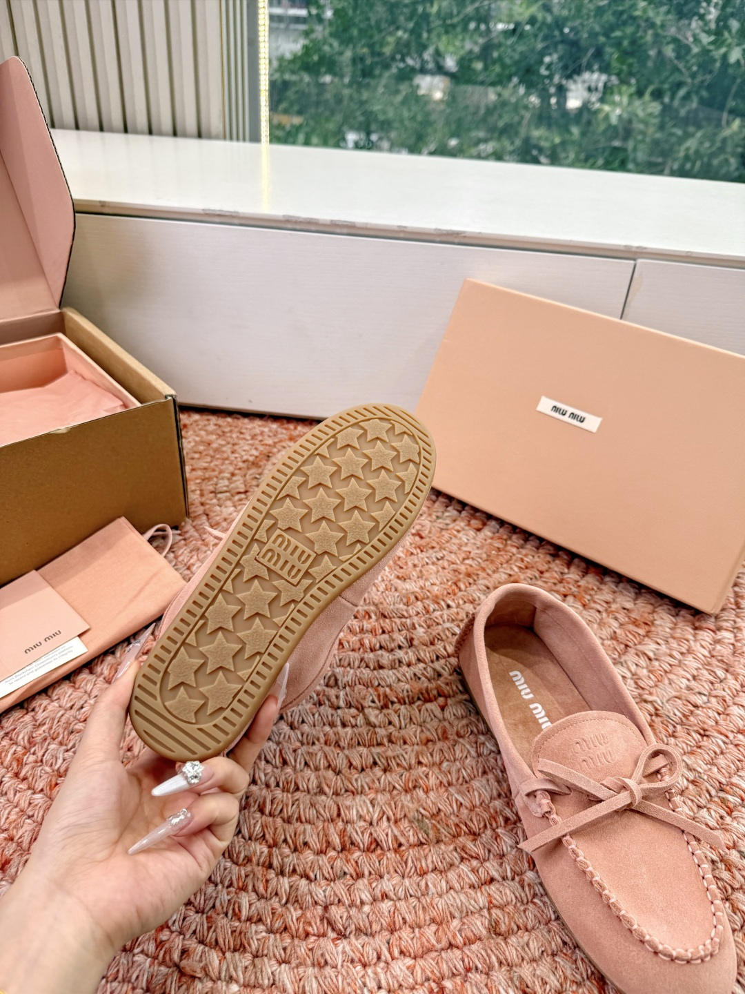 🌾G213顶级品质Miumiu×𝐵𝑎𝑙𝑎𝑛𝑐缪缪新款包拖鞋系列上新舒适度与时髦度并存的开挂全新系列，设计