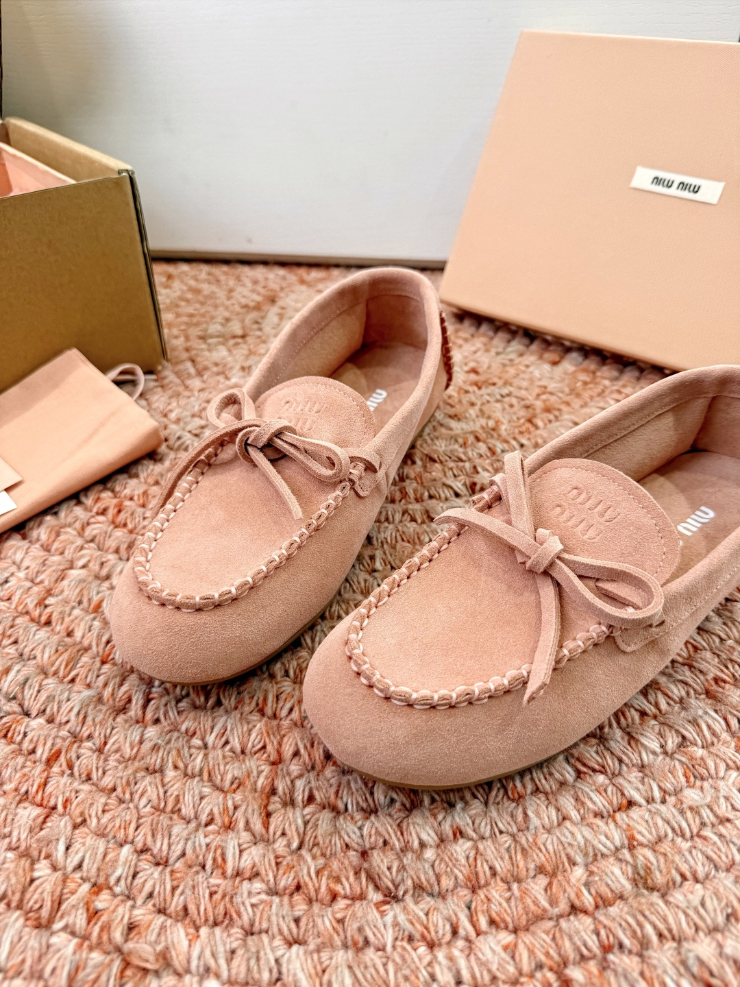 🌾G213顶级品质Miumiu×𝐵𝑎𝑙𝑎𝑛𝑐缪缪新款包拖鞋系列上新舒适度与时髦度并存的开挂全新系列，设计