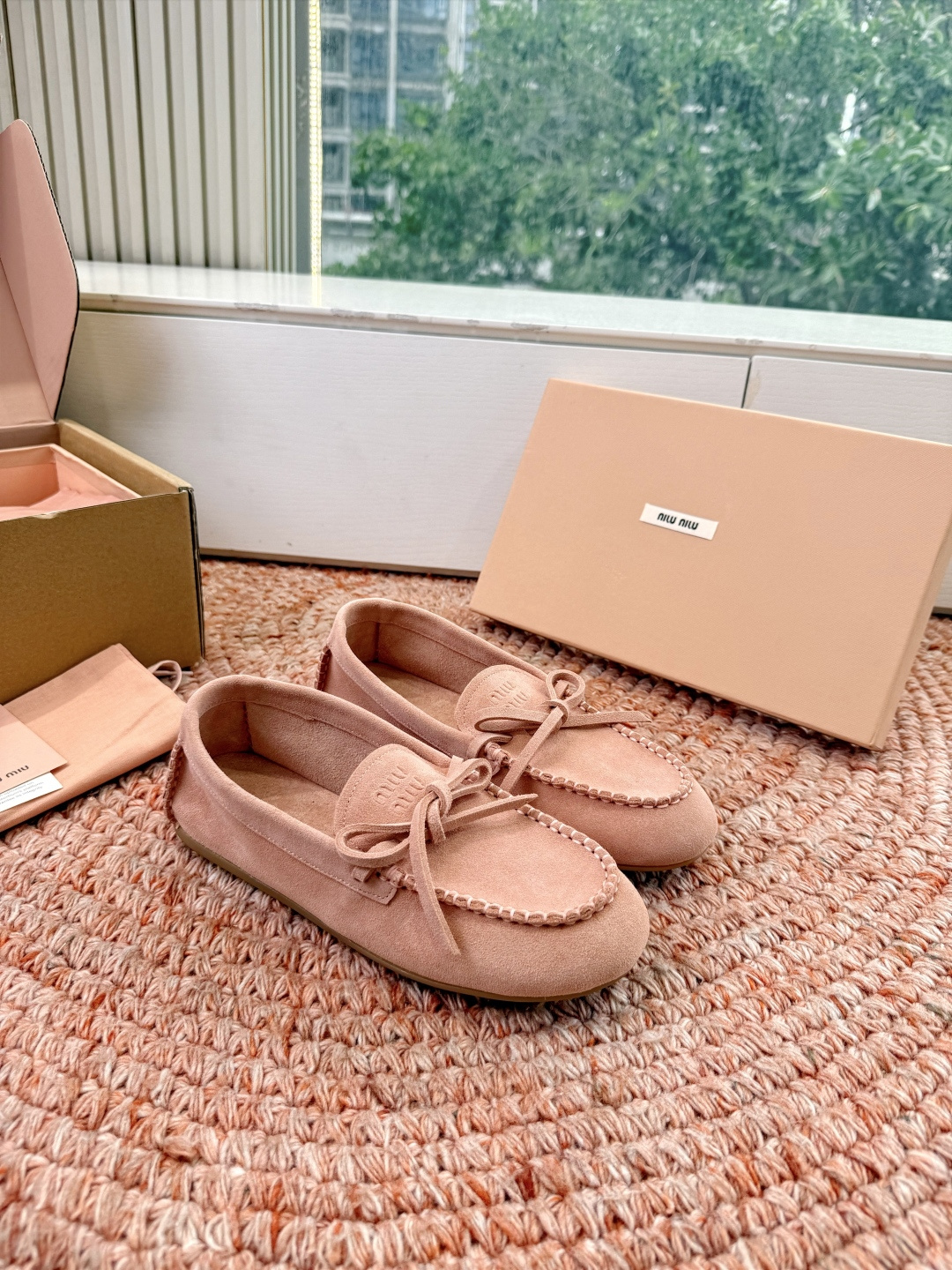 🌾G213顶级品质Miumiu×𝐵𝑎𝑙𝑎𝑛𝑐缪缪新款包拖鞋系列上新舒适度与时髦度并存的开挂全新系列，设计