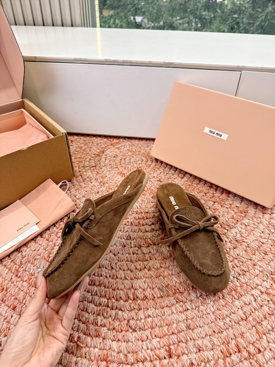 🌾G213顶级品质Miumiu×𝐵𝑎𝑙𝑎𝑛𝑐缪缪新款包拖鞋系列上新舒适度与时髦度并存的开挂全新系列，设计