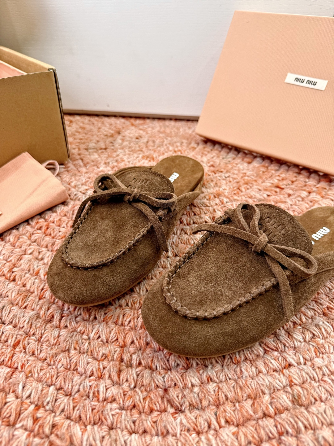 🌾G213顶级品质Miumiu×𝐵𝑎𝑙𝑎𝑛𝑐缪缪新款包拖鞋系列上新舒适度与时髦度并存的开挂全新系列，设计