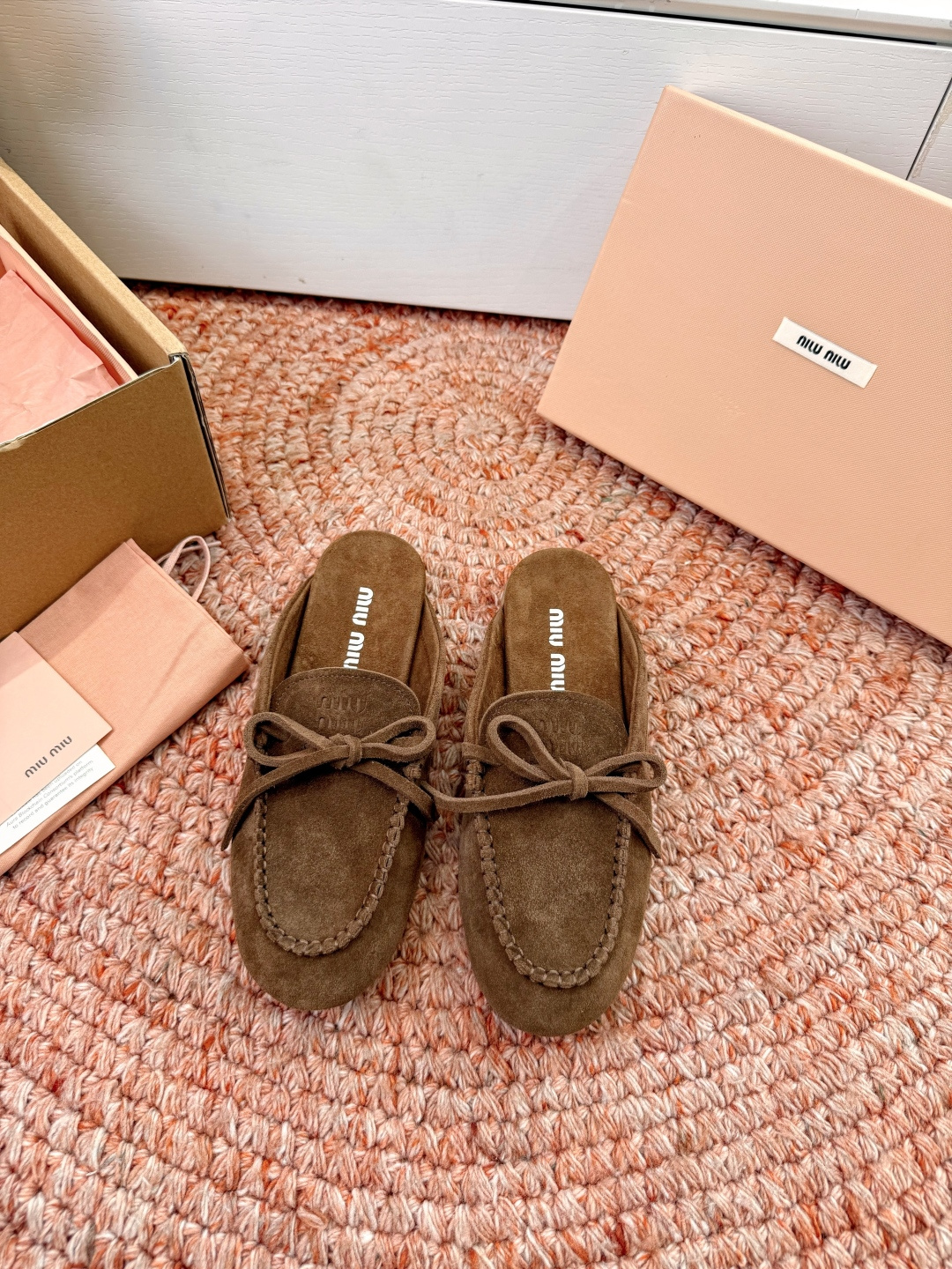 🌾G213顶级品质Miumiu×𝐵𝑎𝑙𝑎𝑛𝑐缪缪新款包拖鞋系列上新舒适度与时髦度并存的开挂全新系列，设计