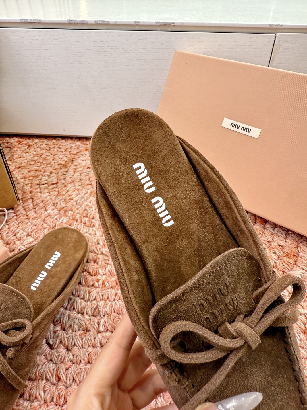 🌾G213顶级品质Miumiu×𝐵𝑎𝑙𝑎𝑛𝑐缪缪新款包拖鞋系列上新舒适度与时髦度并存的开挂全新系列，设计