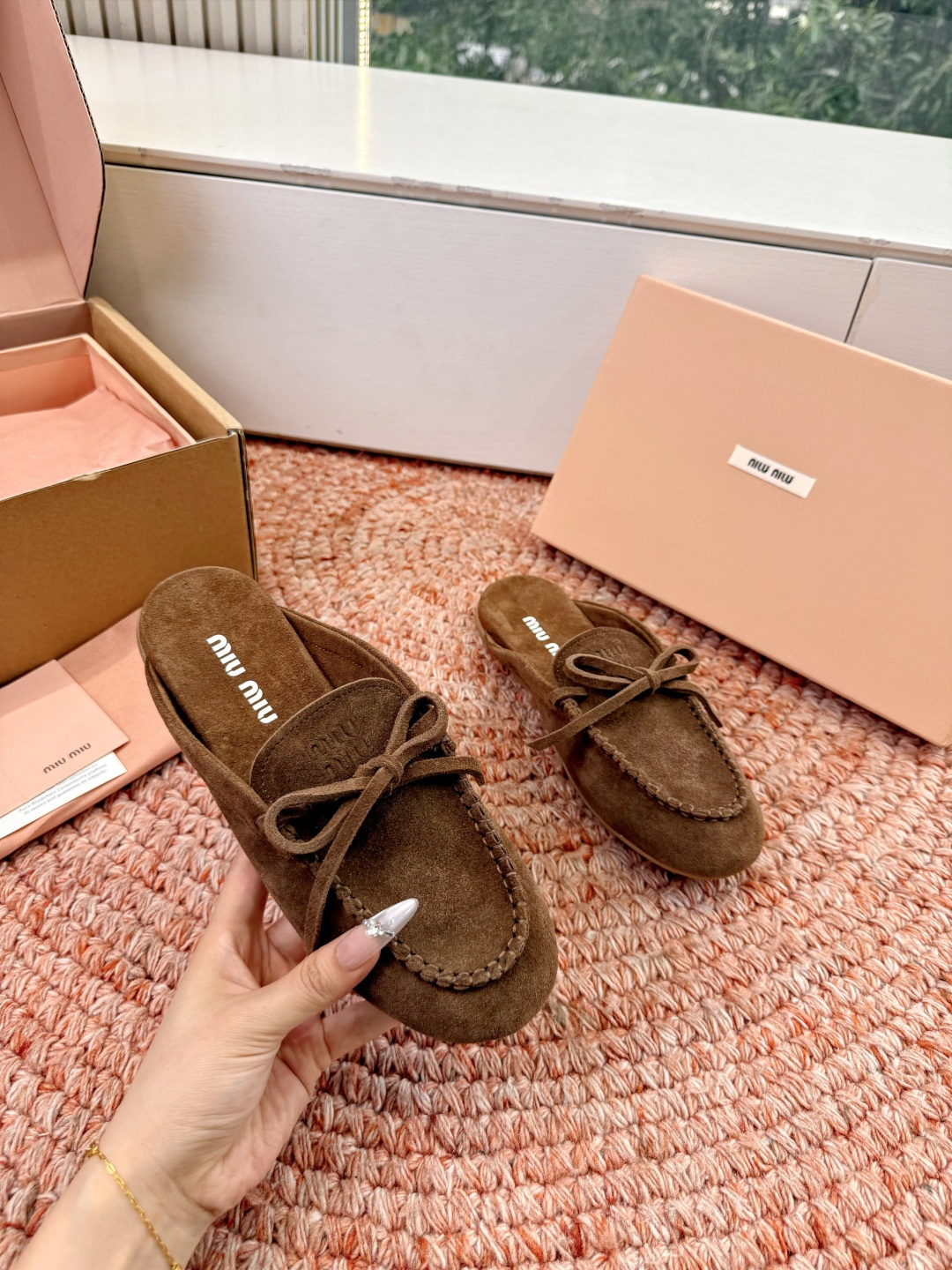 🌾G213顶级品质Miumiu×𝐵𝑎𝑙𝑎𝑛𝑐缪缪新款包拖鞋系列上新舒适度与时髦度并存的开挂全新系列，设计