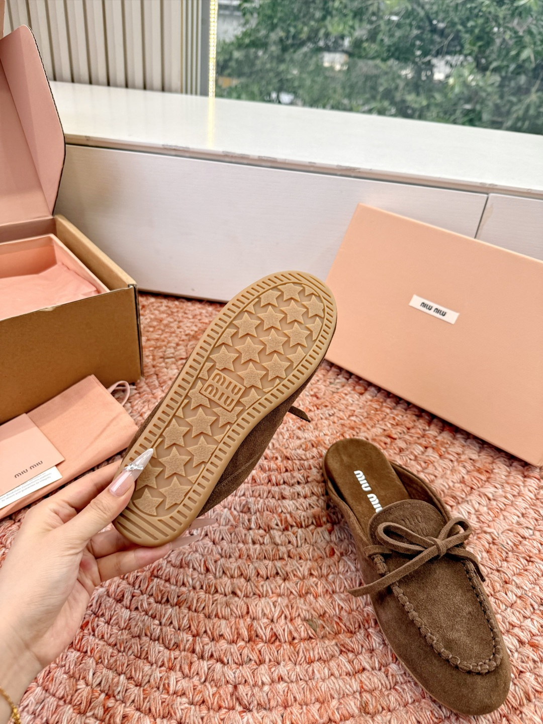 🌾G213顶级品质Miumiu×𝐵𝑎𝑙𝑎𝑛𝑐缪缪新款包拖鞋系列上新舒适度与时髦度并存的开挂全新系列，设计