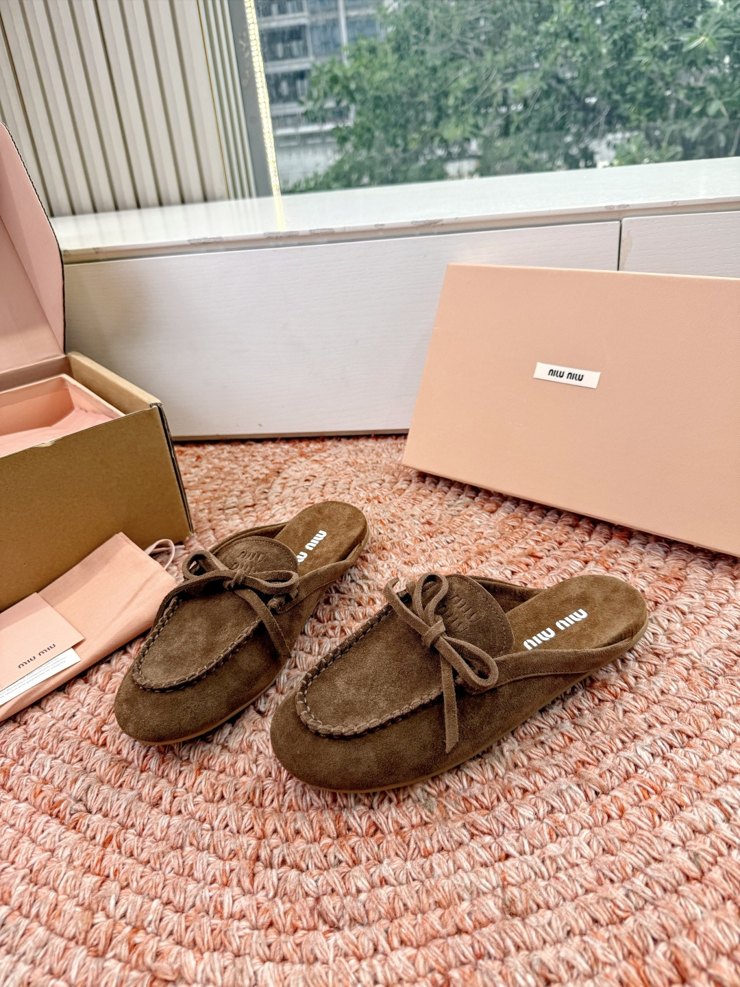 🌾G213顶级品质Miumiu×𝐵𝑎𝑙𝑎𝑛𝑐缪缪新款包拖鞋系列上新舒适度与时髦度并存的开挂全新系列，设计