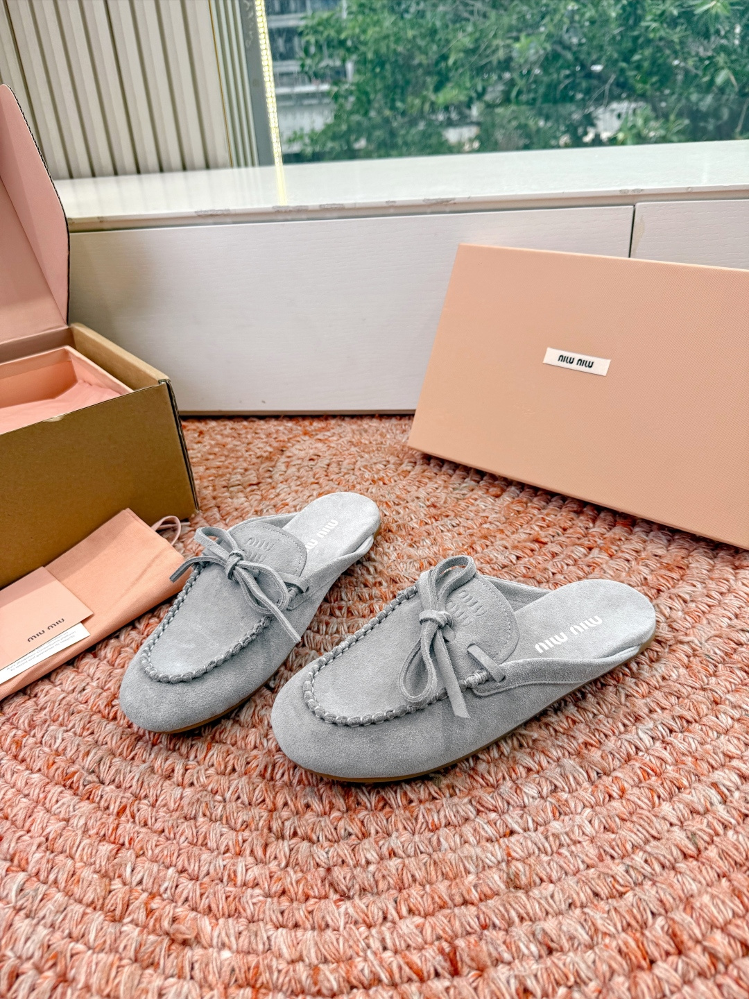 🌾G213顶级品质Miumiu×𝐵𝑎𝑙𝑎𝑛𝑐缪缪新款包拖鞋系列上新舒适度与时髦度并存的开挂全新系列，设计