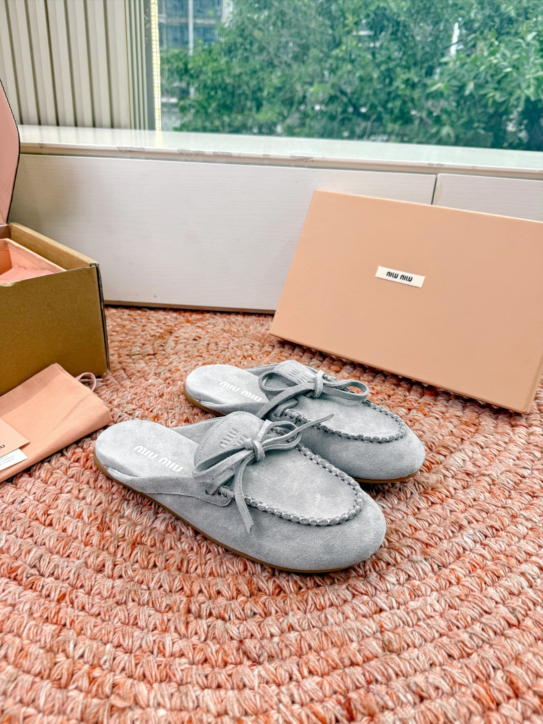 🌾G213顶级品质Miumiu×𝐵𝑎𝑙𝑎𝑛𝑐缪缪新款包拖鞋系列上新舒适度与时髦度并存的开挂全新系列，设计