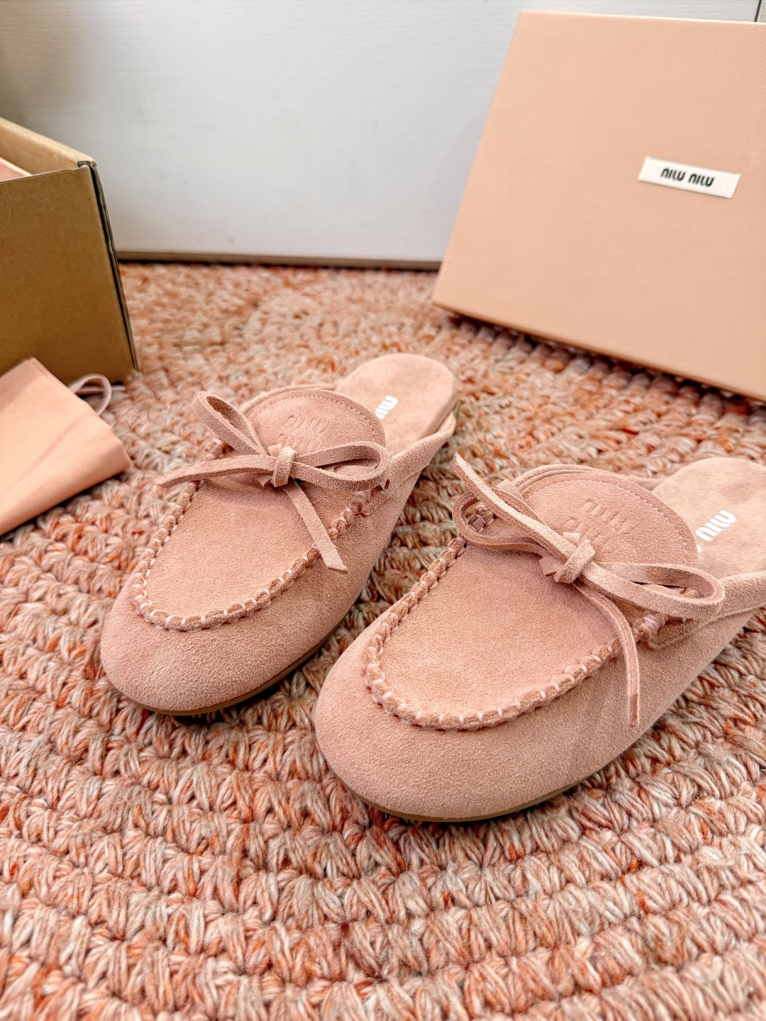 🌾G213顶级品质Miumiu×𝐵𝑎𝑙𝑎𝑛𝑐缪缪新款包拖鞋系列上新舒适度与时髦度并存的开挂全新系列，设计