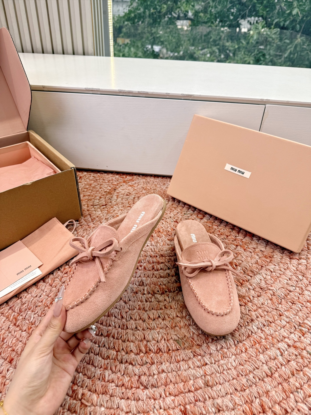 🌾G213顶级品质Miumiu×𝐵𝑎𝑙𝑎𝑛𝑐缪缪新款包拖鞋系列上新舒适度与时髦度并存的开挂全新系列，设计