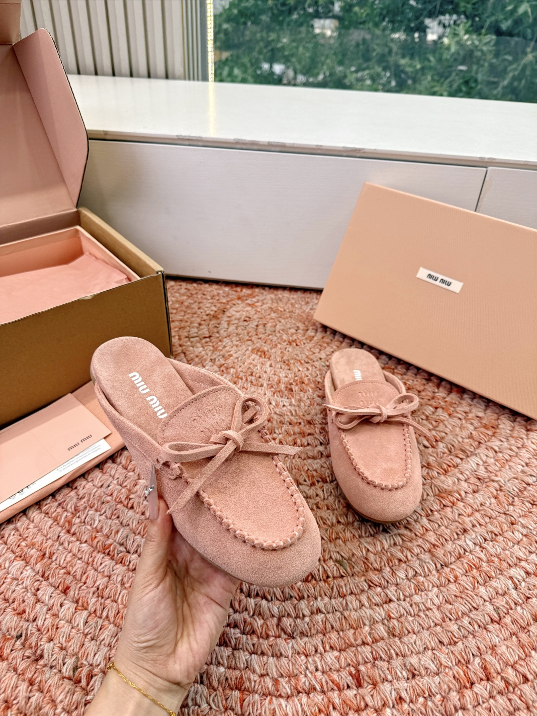 🌾G213顶级品质Miumiu×𝐵𝑎𝑙𝑎𝑛𝑐缪缪新款包拖鞋系列上新舒适度与时髦度并存的开挂全新系列，设计