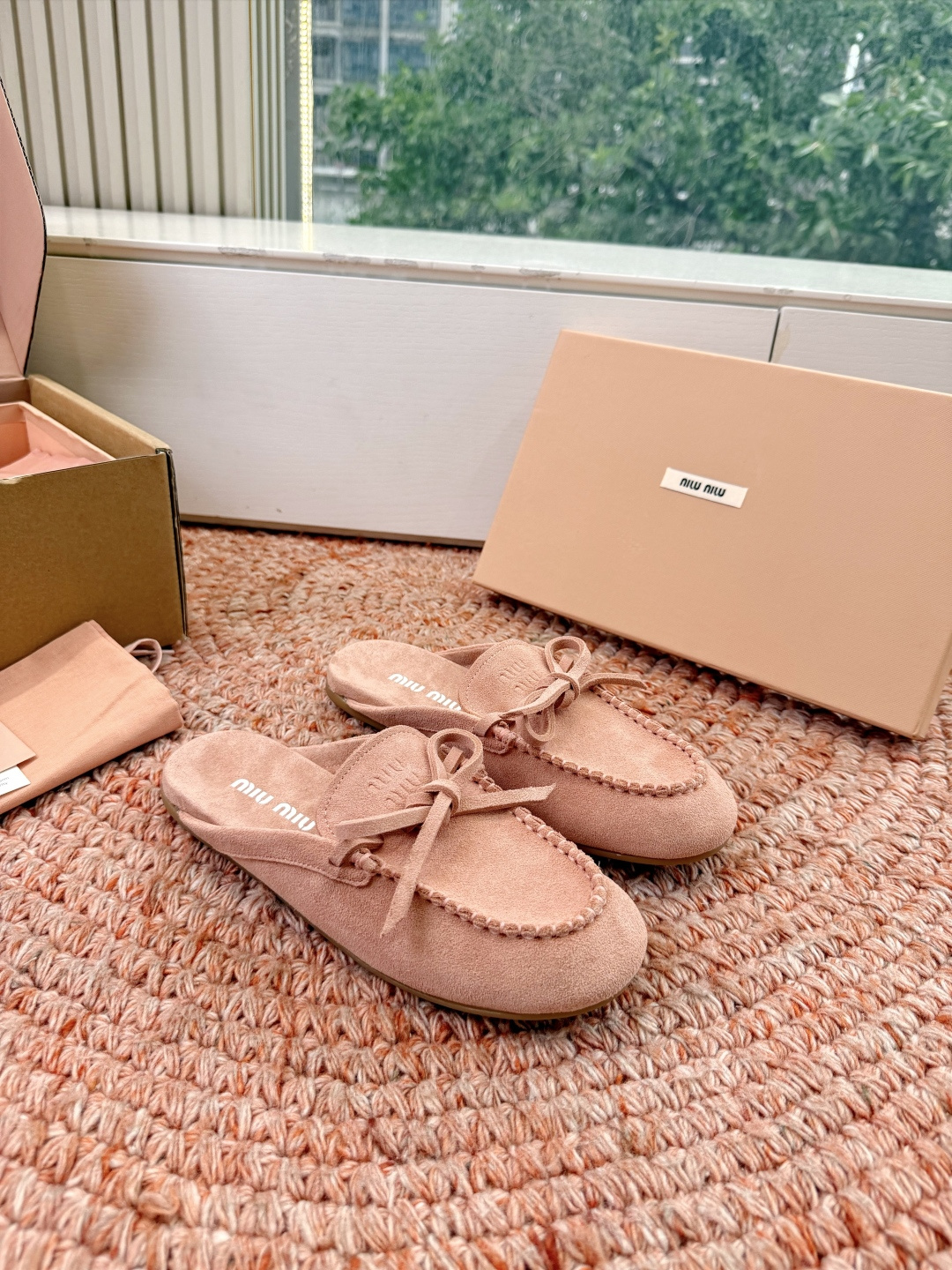 🌾G213顶级品质Miumiu×𝐵𝑎𝑙𝑎𝑛𝑐缪缪新款包拖鞋系列上新舒适度与时髦度并存的开挂全新系列，设计