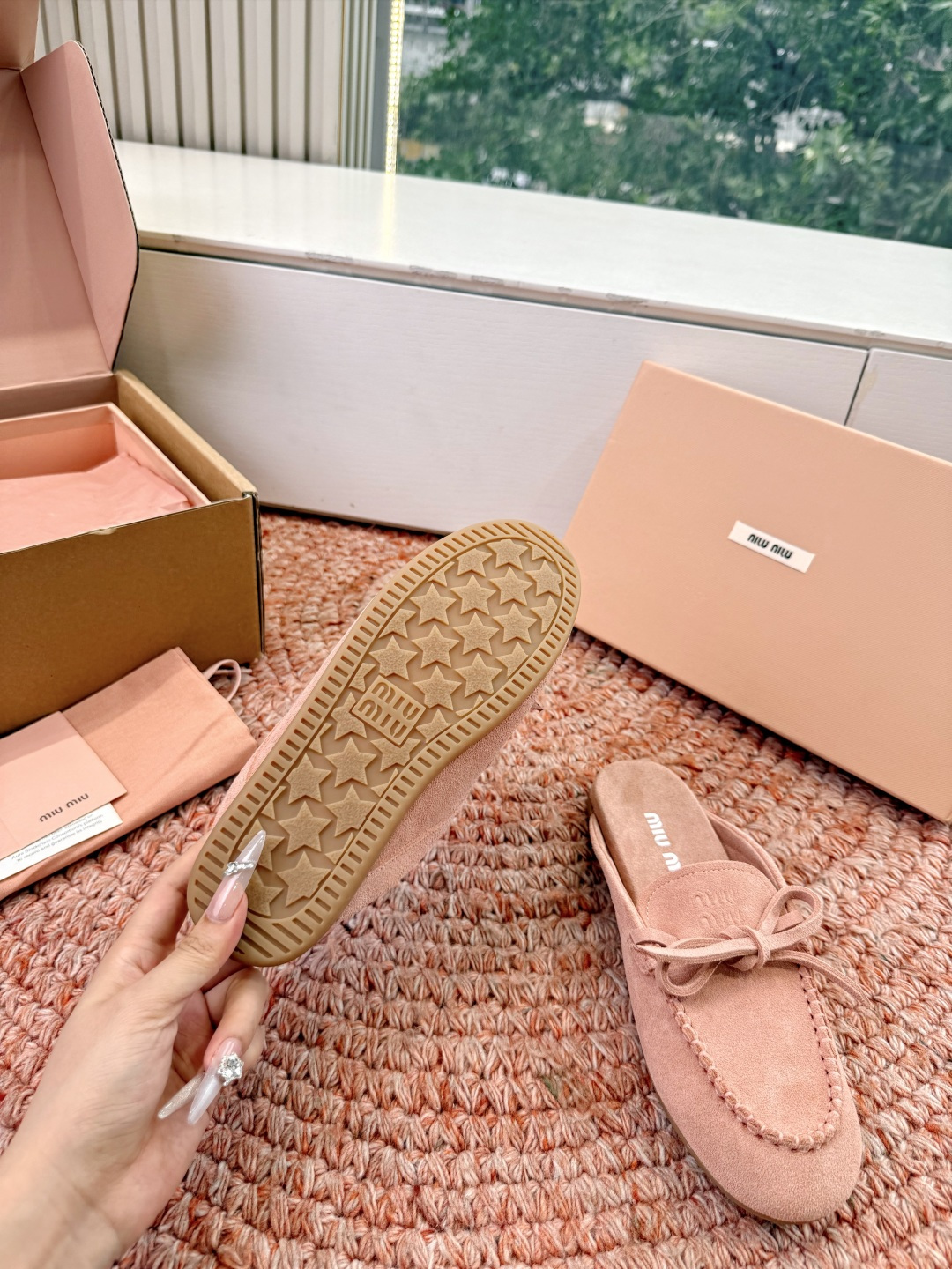 🌾G213顶级品质Miumiu×𝐵𝑎𝑙𝑎𝑛𝑐缪缪新款包拖鞋系列上新舒适度与时髦度并存的开挂全新系列，设计