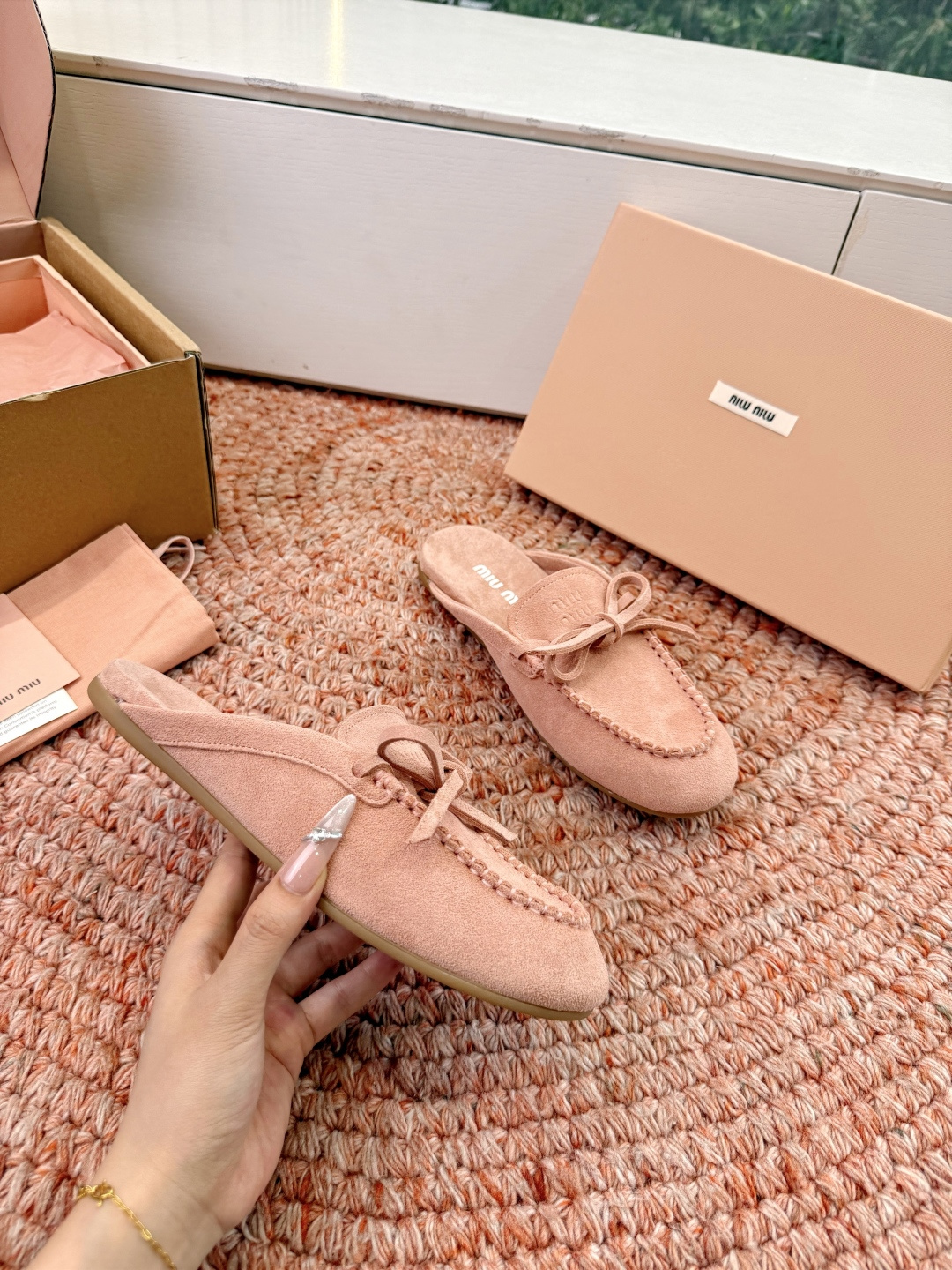 🌾G213顶级品质Miumiu×𝐵𝑎𝑙𝑎𝑛𝑐缪缪新款包拖鞋系列上新舒适度与时髦度并存的开挂全新系列，设计