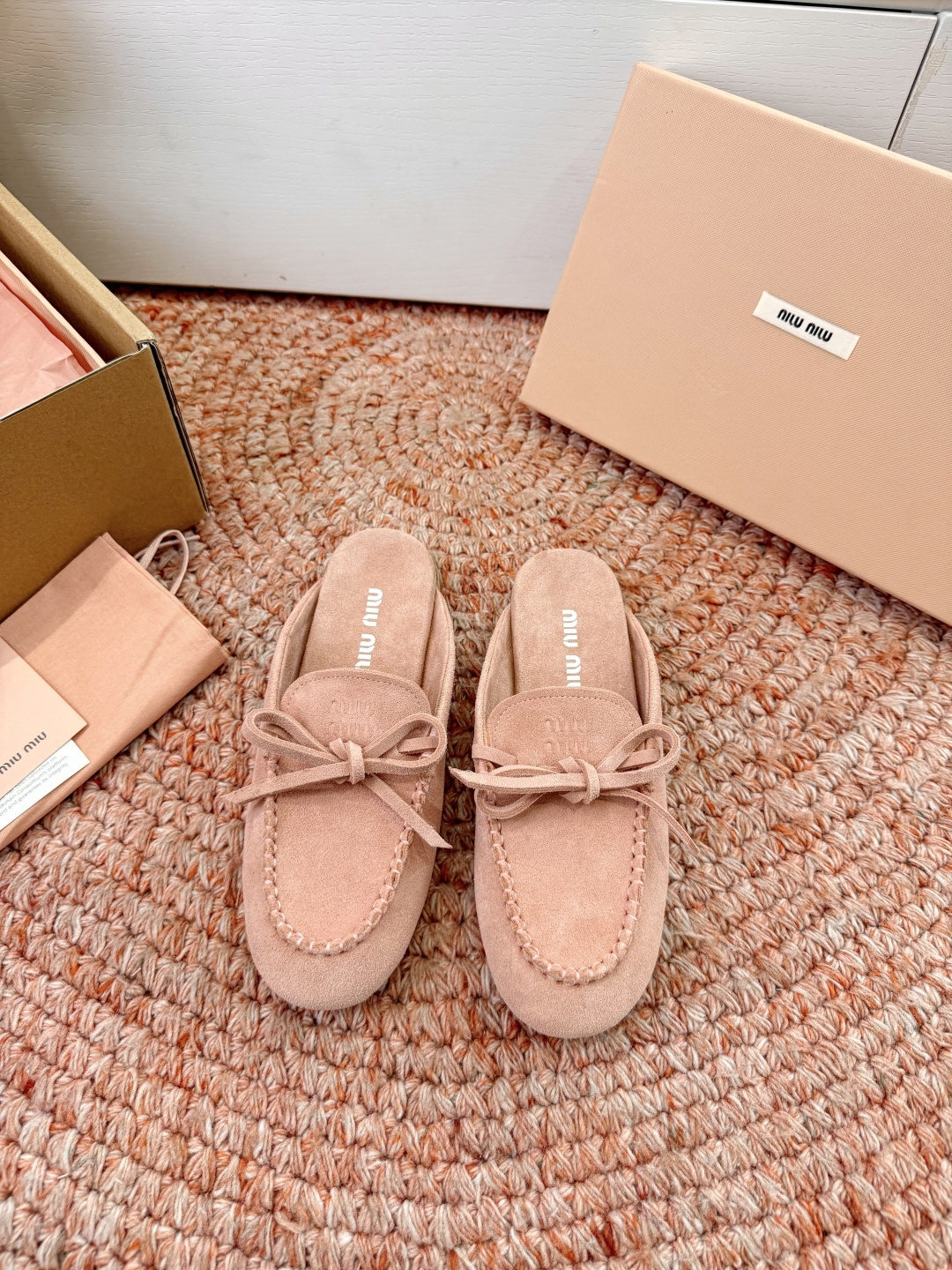 🌾G213顶级品质Miumiu×𝐵𝑎𝑙𝑎𝑛𝑐缪缪新款包拖鞋系列上新舒适度与时髦度并存的开挂全新系列，设计