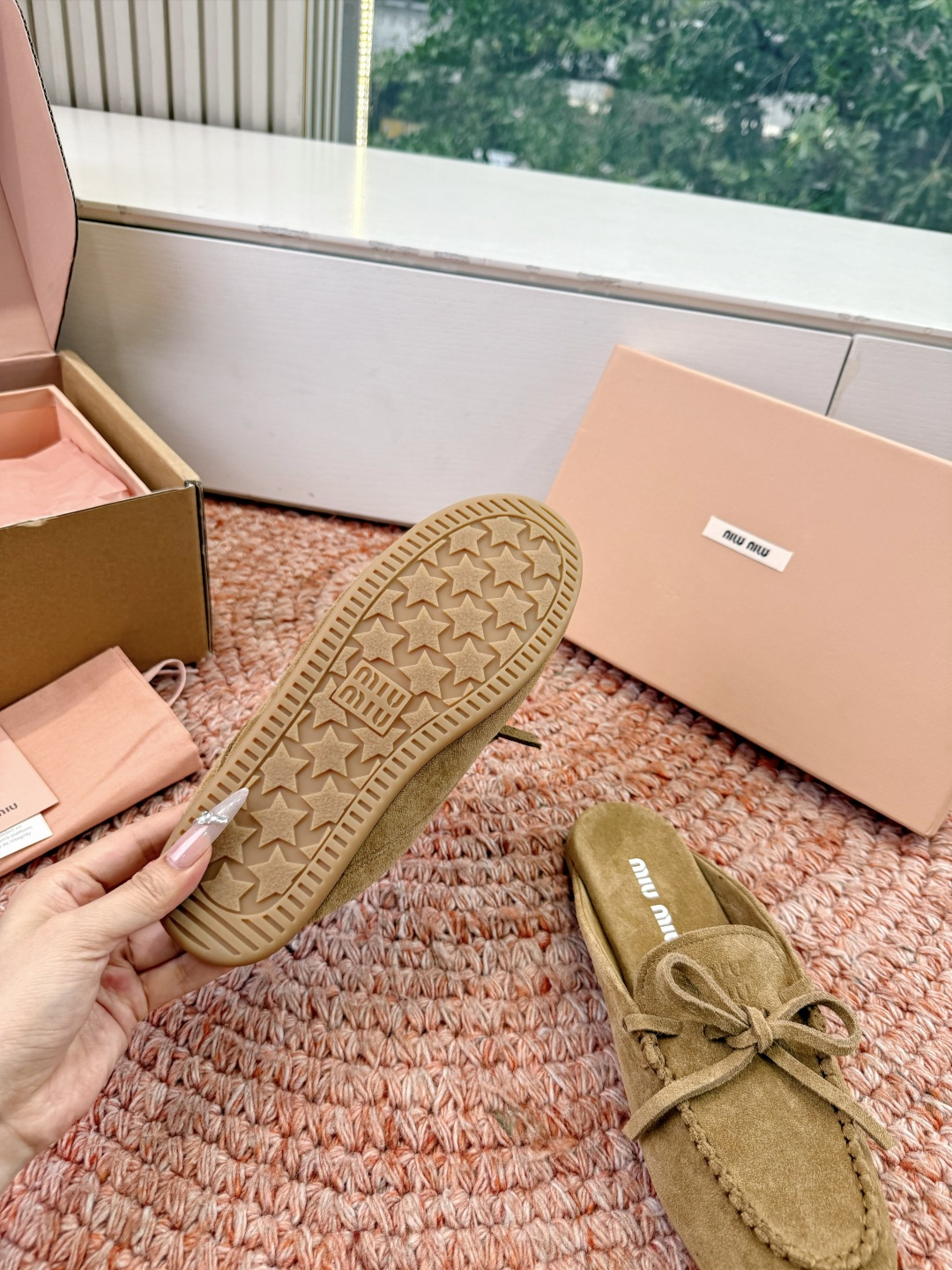 🌾G213顶级品质Miumiu×𝐵𝑎𝑙𝑎𝑛𝑐缪缪新款包拖鞋系列上新舒适度与时髦度并存的开挂全新系列，设计