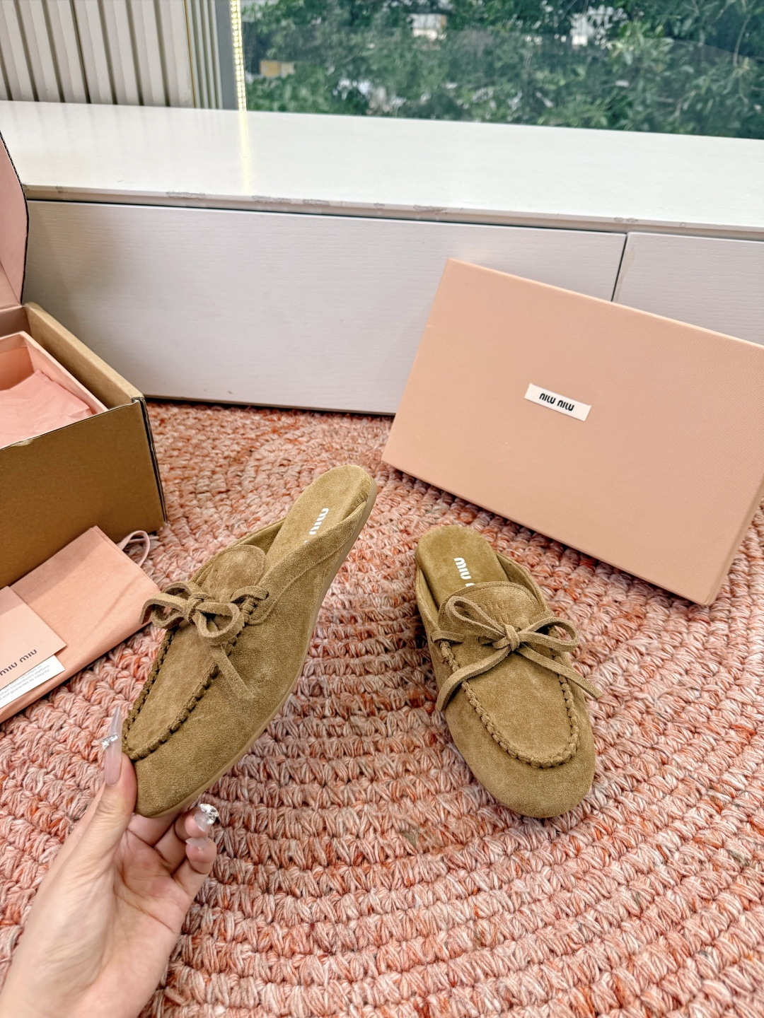 🌾G213顶级品质Miumiu×𝐵𝑎𝑙𝑎𝑛𝑐缪缪新款包拖鞋系列上新舒适度与时髦度并存的开挂全新系列，设计