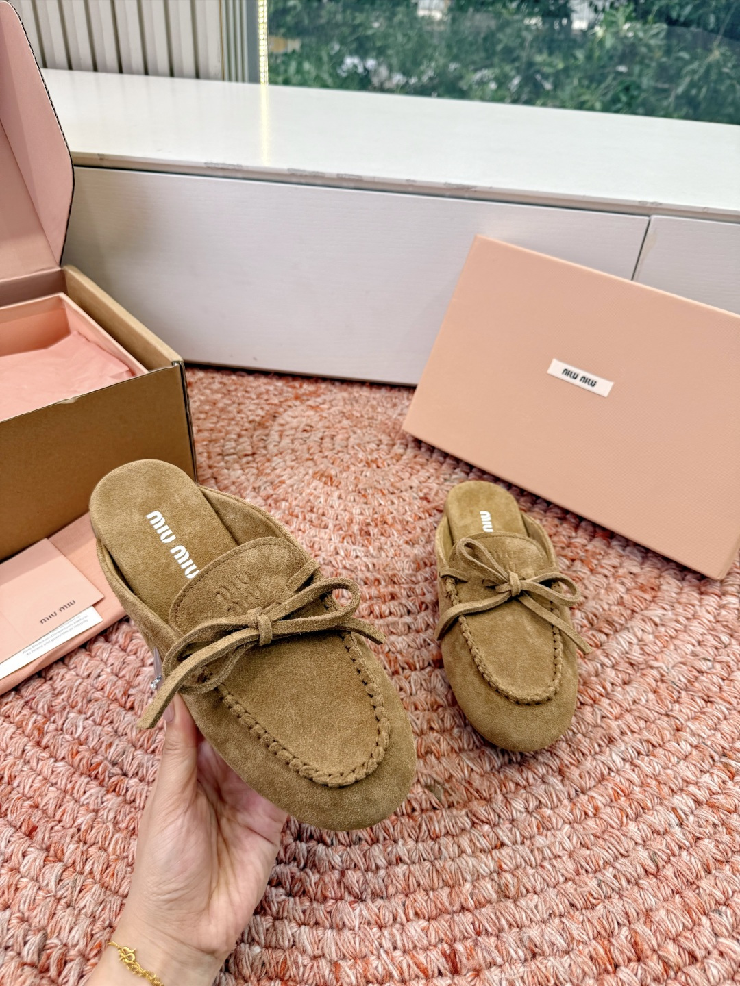 🌾G213顶级品质Miumiu×𝐵𝑎𝑙𝑎𝑛𝑐缪缪新款包拖鞋系列上新舒适度与时髦度并存的开挂全新系列，设计