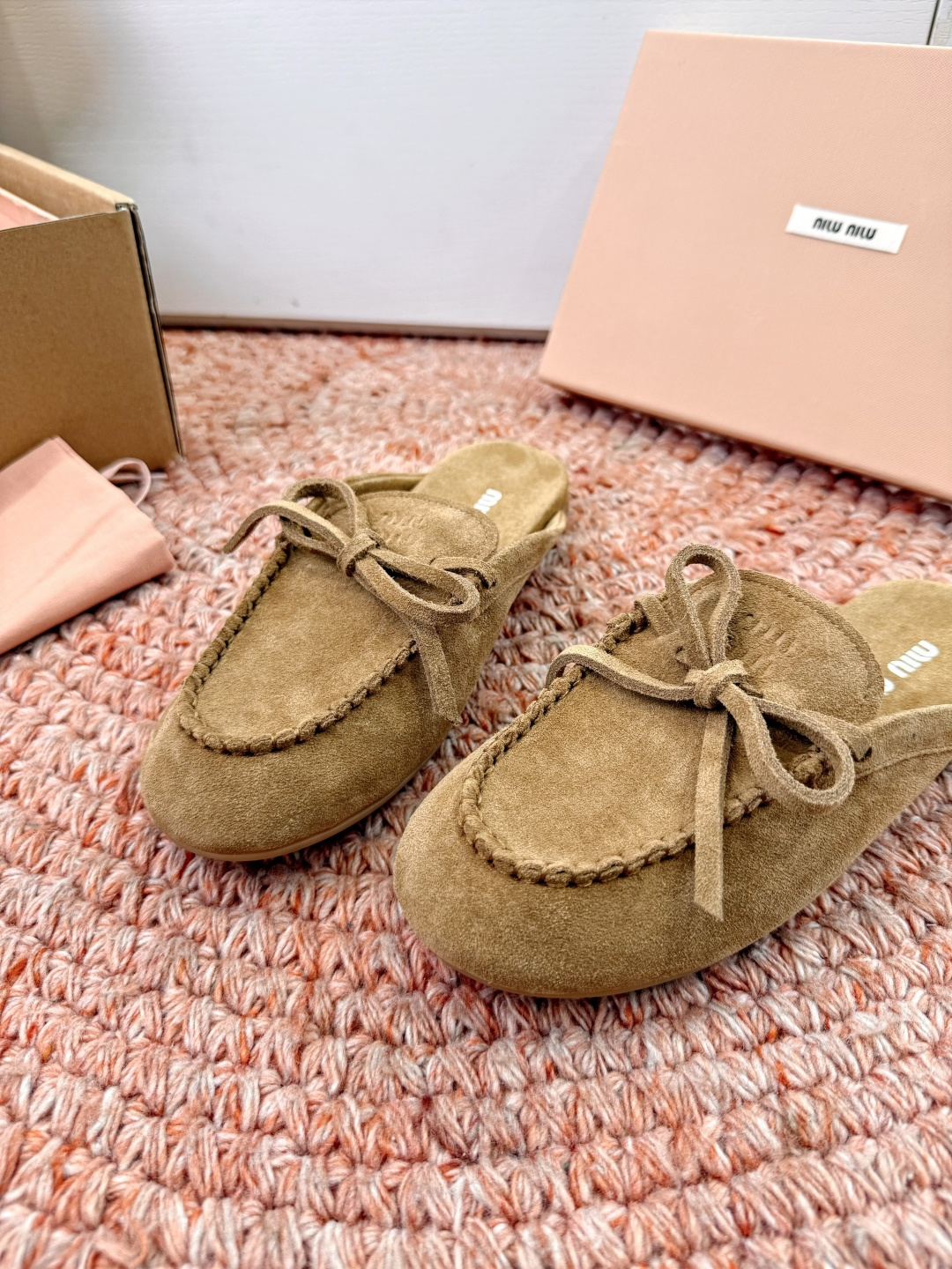 🌾G213顶级品质Miumiu×𝐵𝑎𝑙𝑎𝑛𝑐缪缪新款包拖鞋系列上新舒适度与时髦度并存的开挂全新系列，设计