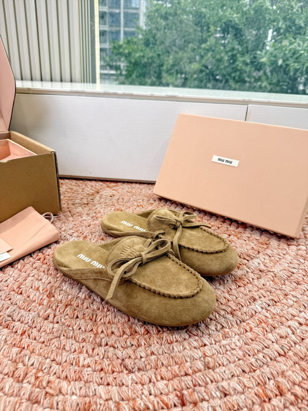 🌾G213顶级品质Miumiu×𝐵𝑎𝑙𝑎𝑛𝑐缪缪新款包拖鞋系列上新舒适度与时髦度并存的开挂全新系列，设计