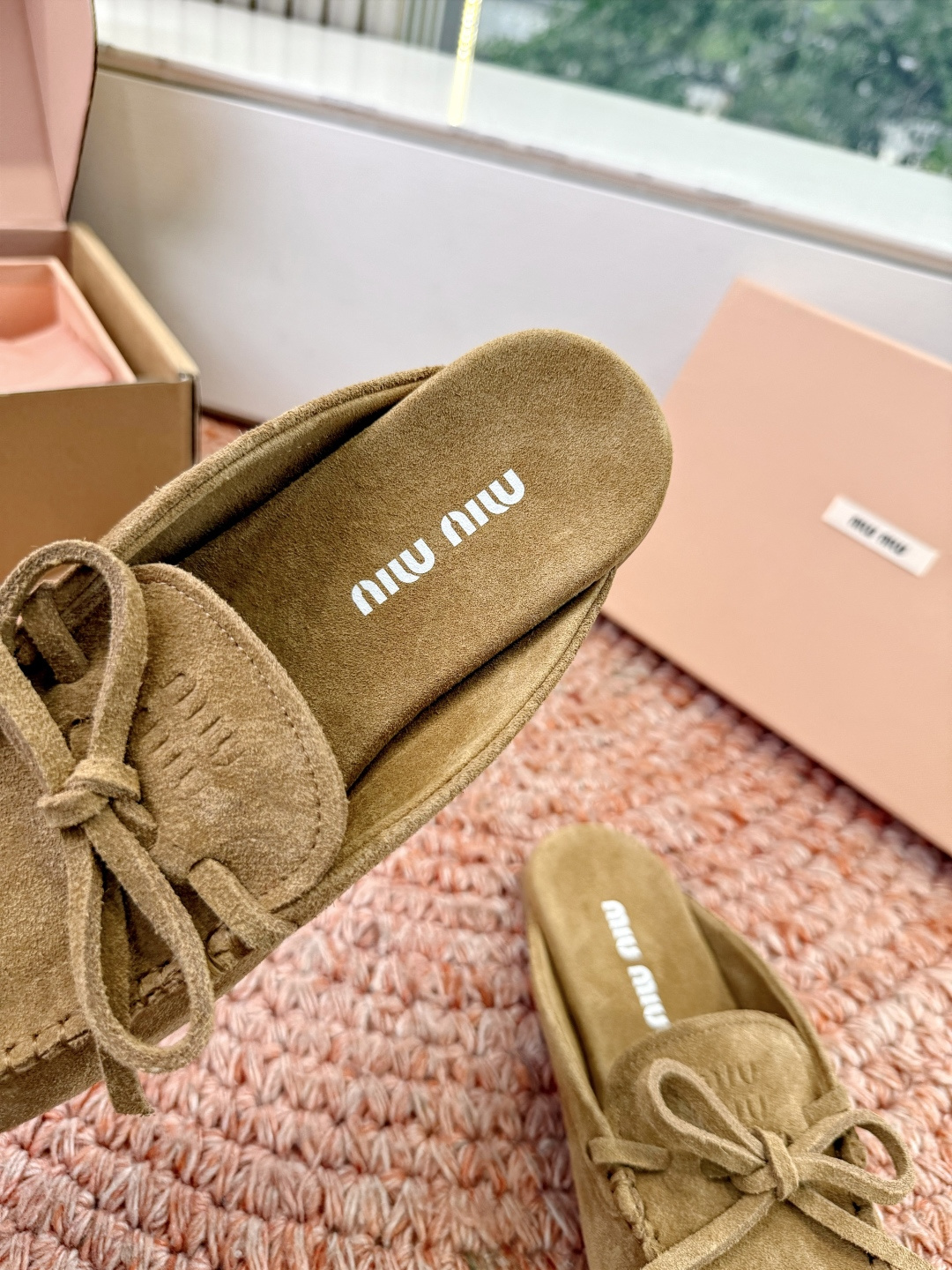 🌾G213顶级品质Miumiu×𝐵𝑎𝑙𝑎𝑛𝑐缪缪新款包拖鞋系列上新舒适度与时髦度并存的开挂全新系列，设计