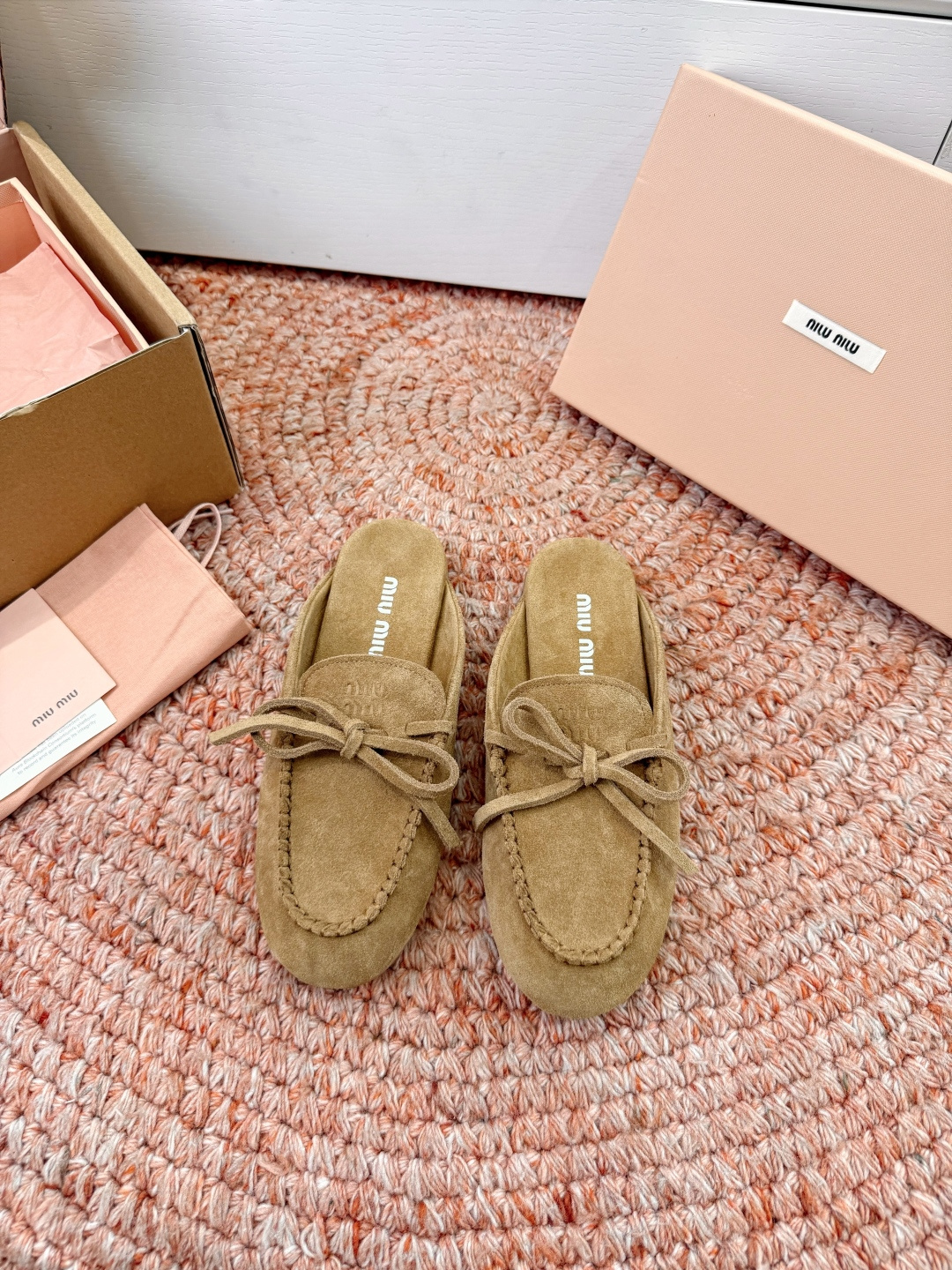 🌾G213顶级品质Miumiu×𝐵𝑎𝑙𝑎𝑛𝑐缪缪新款包拖鞋系列上新舒适度与时髦度并存的开挂全新系列，设计