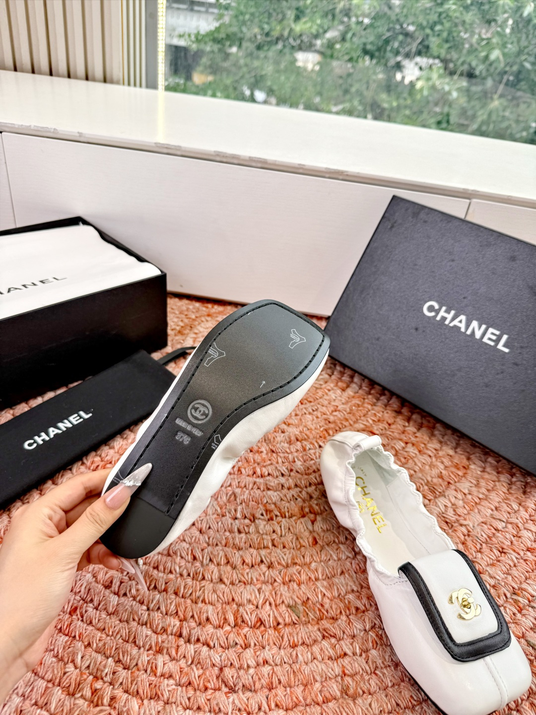 🌾G012😀CHANE*｜小香2026走秀款双C锁扣单鞋凉鞋大方头高跟鞋当巴黎大皇宫的秀场灯光聚焦于足尖