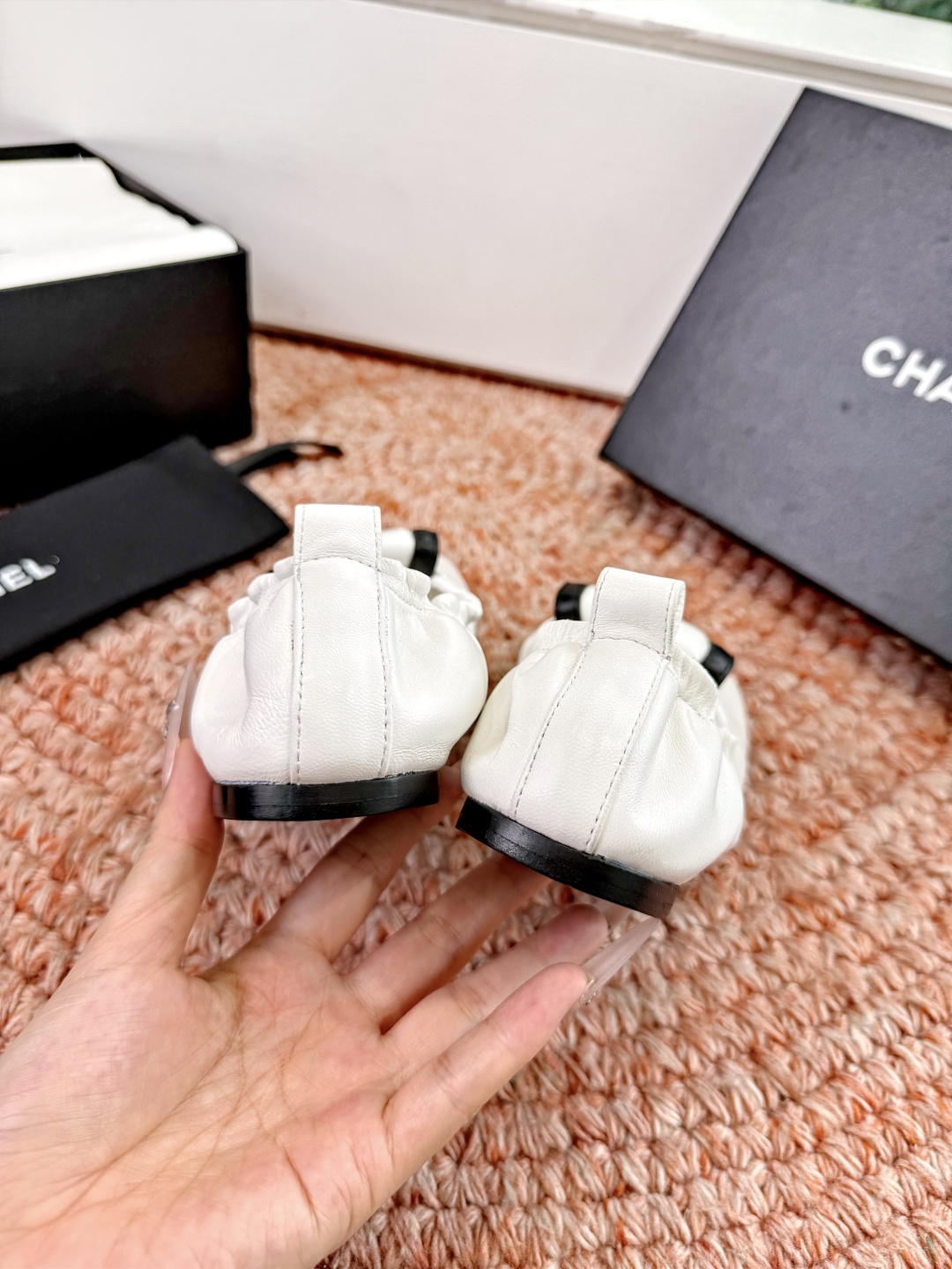 🌾G012😀CHANE*｜小香2026走秀款双C锁扣单鞋凉鞋大方头高跟鞋当巴黎大皇宫的秀场灯光聚焦于足尖