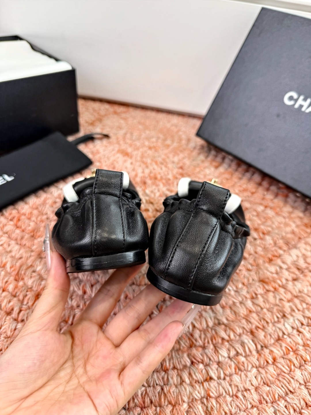 🌾G012😀CHANE*｜小香2026走秀款双C锁扣单鞋凉鞋大方头高跟鞋当巴黎大皇宫的秀场灯光聚焦于足尖