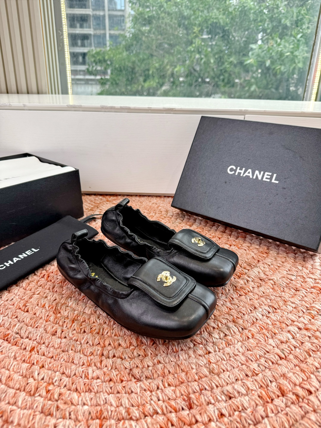 🌾G012😀CHANE*｜小香2026走秀款双C锁扣单鞋凉鞋大方头高跟鞋当巴黎大皇宫的秀场灯光聚焦于足尖