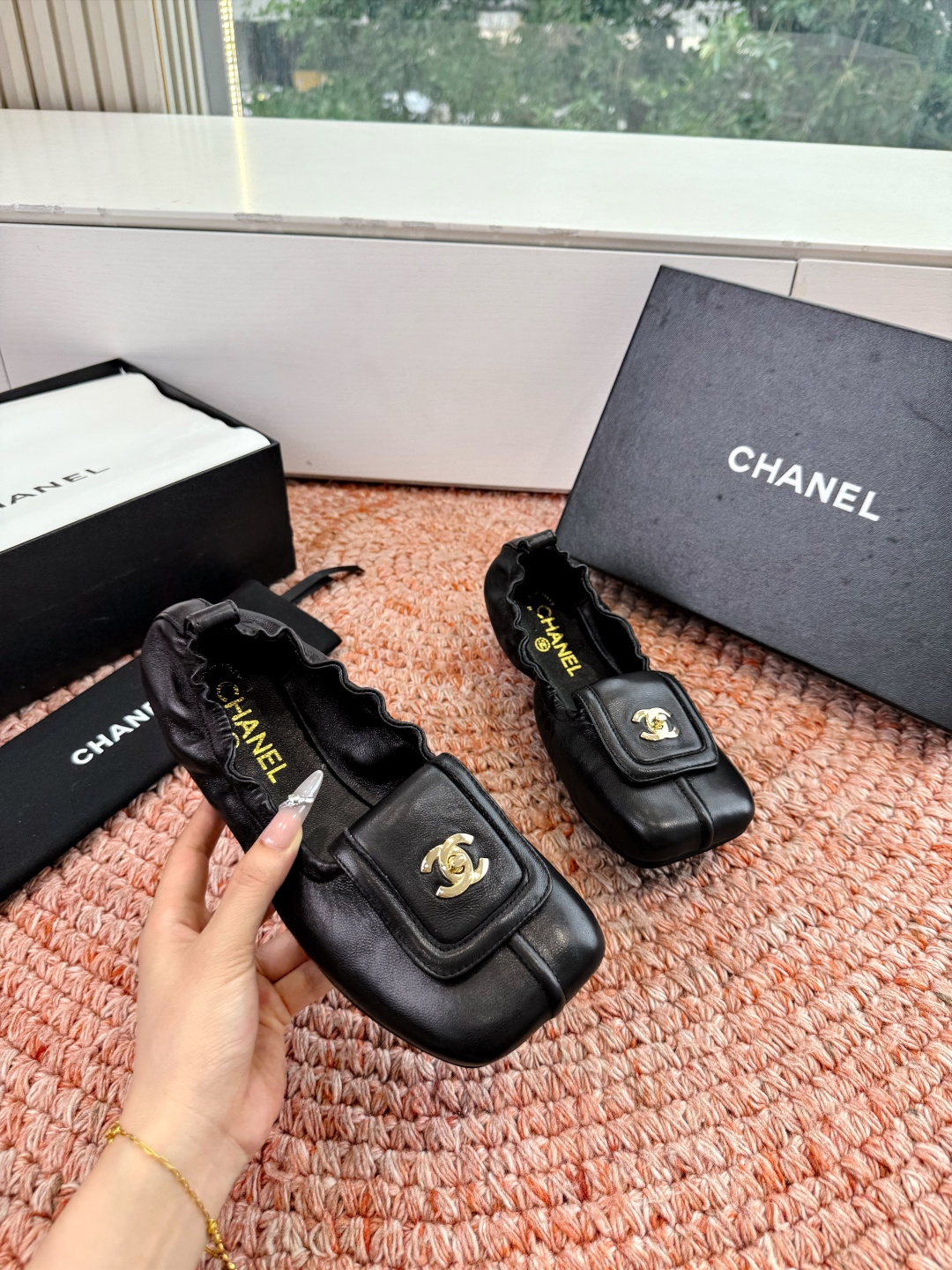 🌾G012😀CHANE*｜小香2026走秀款双C锁扣单鞋凉鞋大方头高跟鞋当巴黎大皇宫的秀场灯光聚焦于足尖