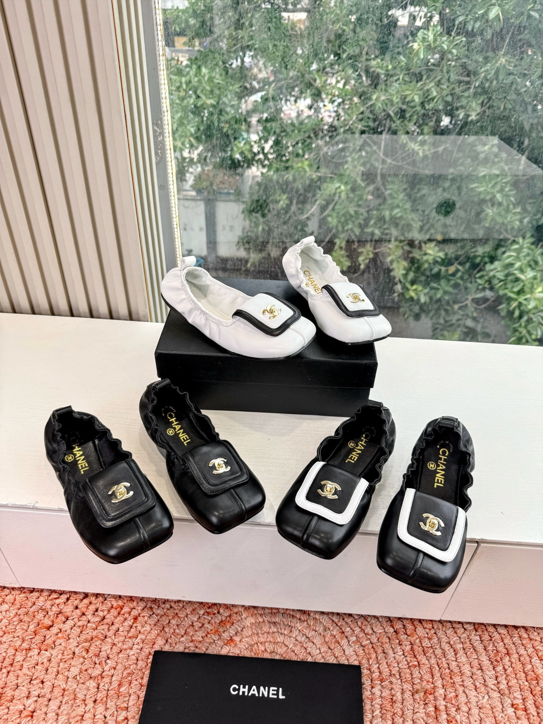 🌾G012😀CHANE*｜小香2026走秀款双C锁扣单鞋凉鞋大方头高跟鞋当巴黎大皇宫的秀场灯光聚焦于足尖