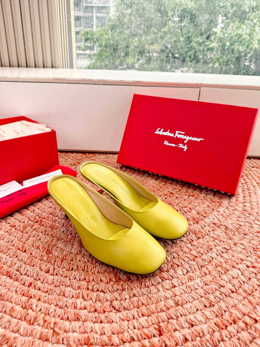🌾 G238所见即所得代购级 原版一比一复刻顶级FERRAGAMO菲拉格慕女士新版穆勒拖鞋非常百搭，穿着
