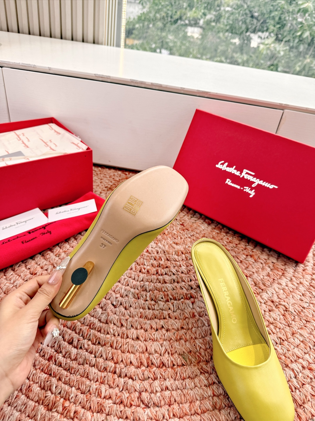 🌾 G238所见即所得代购级 原版一比一复刻顶级FERRAGAMO菲拉格慕女士新版穆勒拖鞋非常百搭，穿着
