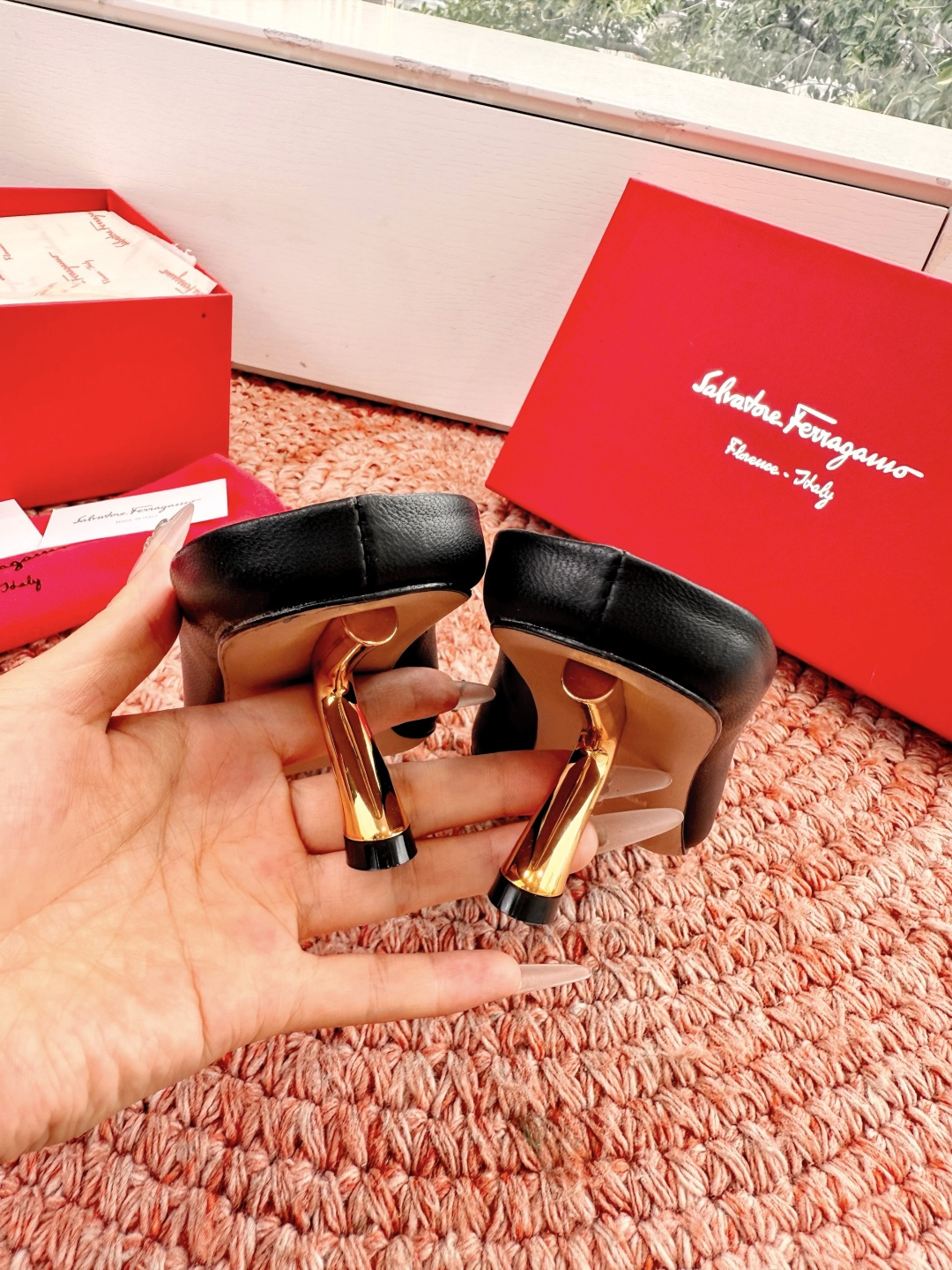 🌾 G238所见即所得代购级 原版一比一复刻顶级FERRAGAMO菲拉格慕女士新版穆勒拖鞋非常百搭，穿着