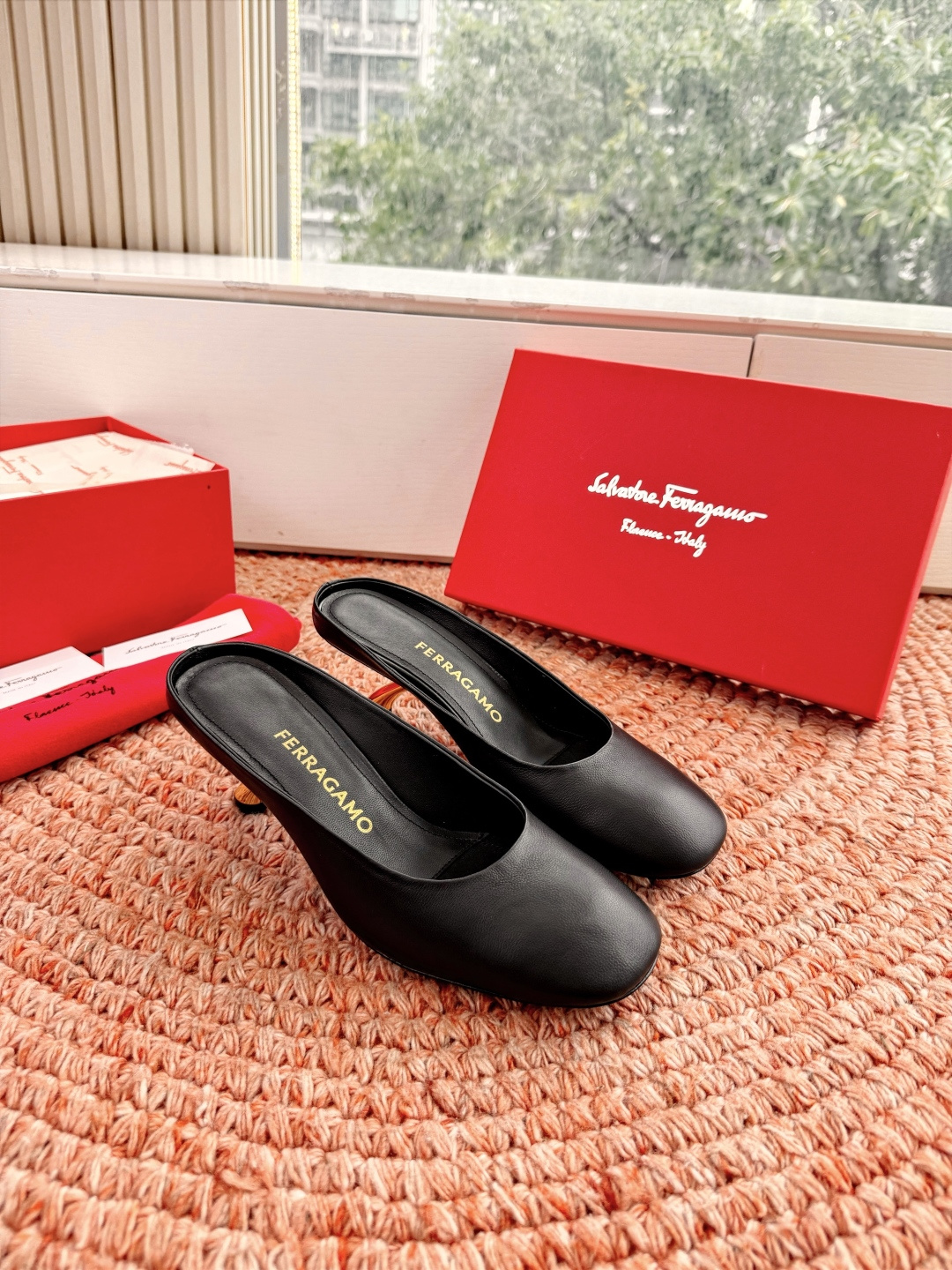 🌾 G238所见即所得代购级 原版一比一复刻顶级FERRAGAMO菲拉格慕女士新版穆勒拖鞋非常百搭，穿着
