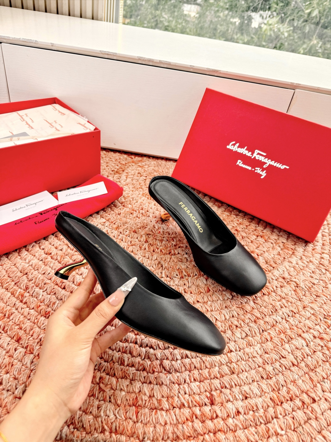 🌾 G238所见即所得代购级 原版一比一复刻顶级FERRAGAMO菲拉格慕女士新版穆勒拖鞋非常百搭，穿着