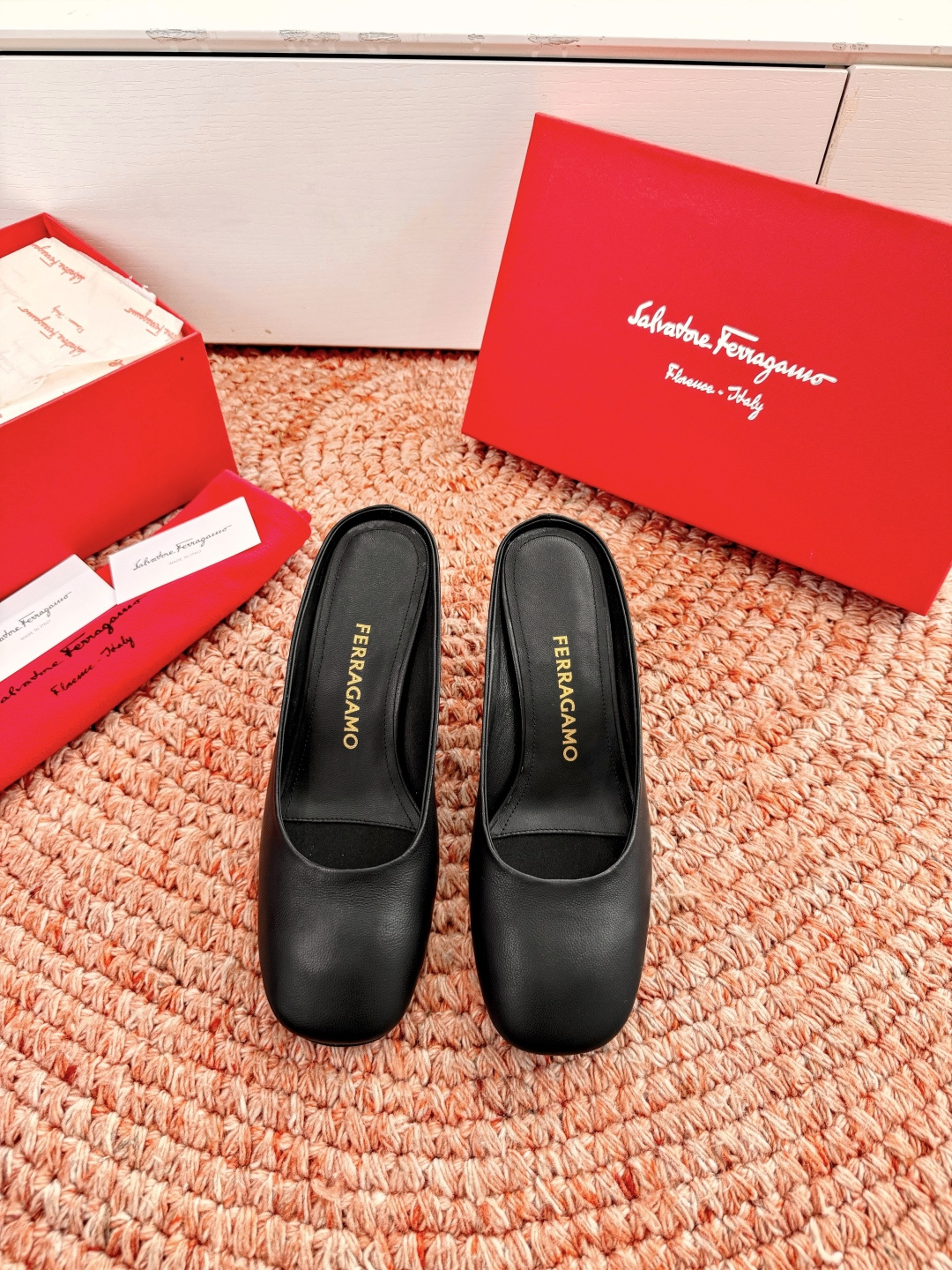 🌾 G238所见即所得代购级 原版一比一复刻顶级FERRAGAMO菲拉格慕女士新版穆勒拖鞋非常百搭，穿着